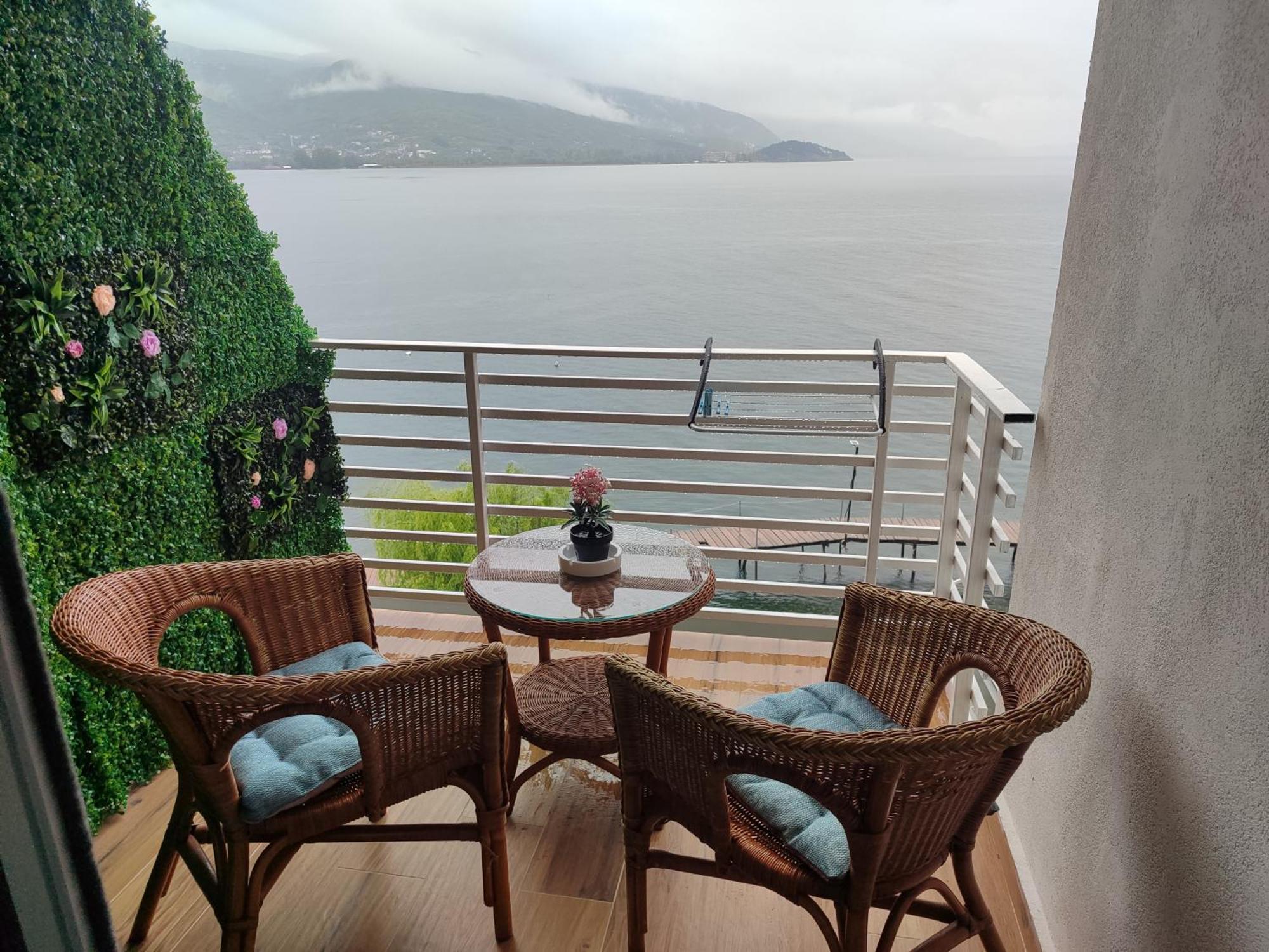 Pearl'S Apartments Ohrid Esterno foto